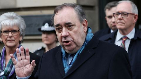 Salmond, a la salida del tribunal