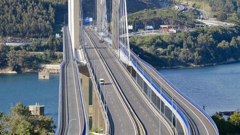 El puente de Rande casi sin tráfico por el estado de alarma