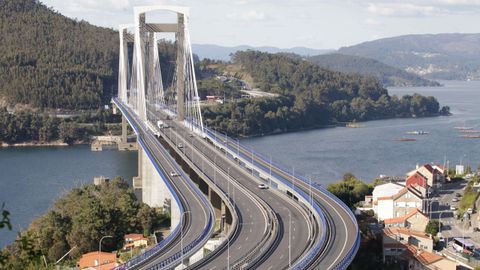 El puente de Rande, prácticamente sin tráfico.