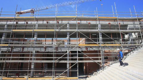 La Xunta construye el colegio del Sagrado Corazón, ahora con menos movimiento de obreros