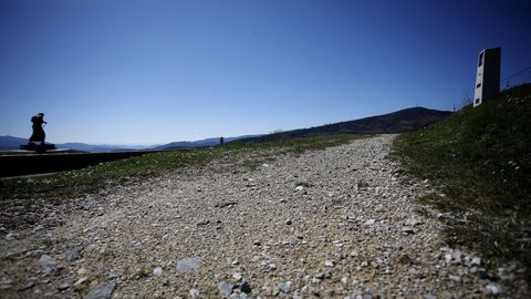 El alto de San Roque, con su icónica escultura al peregrino
