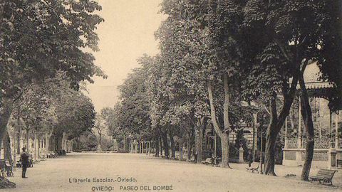 El paseo del Bombé con el quiosco de De la Guardia en 1902, unos doce años después de su inauguración