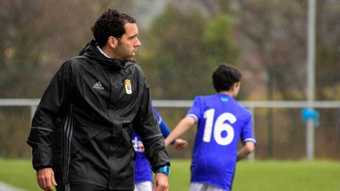 Álex Díaz, en su etapa como entrenador en El Requexón