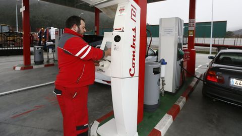 Imagen de archivo de la gasolinera del polígono industrial de Landrove, una de las catorce que abren obligatoriamente en A Mariña