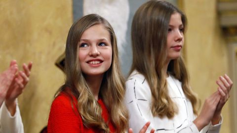 La princesa Leonor y su hermana, la infanta Sofía, el pasado 3 de febrero en la apertura de las Cortes