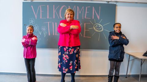 La primera ministra de Noruega participó en el regreso a las clases