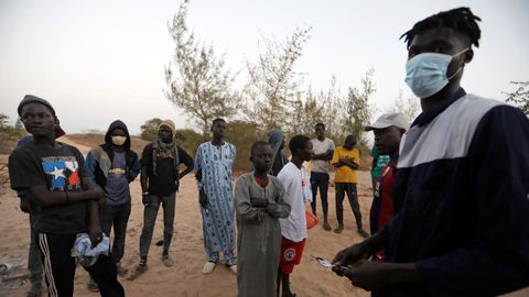 En Dakar, niños recién llegados a un hogar de acogida