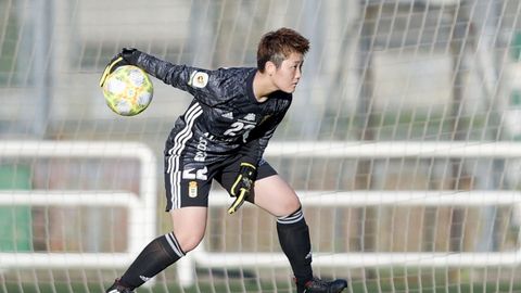Kanae Fukumura en un partido con el Real Oviedo