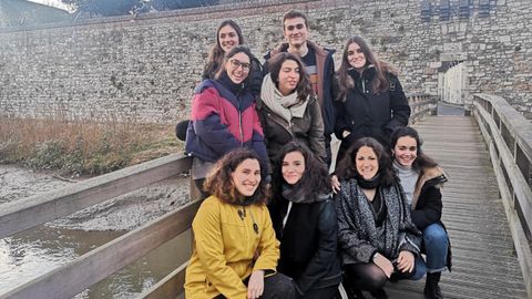 La asturiana Sara Panizo con sus amigos