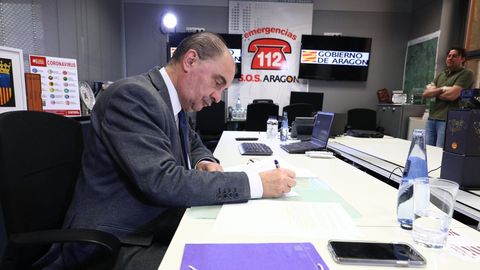 Javier Lambán, durante la octava videoconferencia de presidentes autonómicos con Pedro Sánchez
