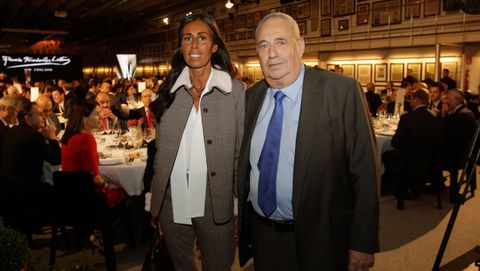 Manuel Jove junto a su hija Felipa durante la entrega del premio Fernández Latorre, en el 2015