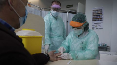 Test covid-19 para el estudio de seroprevalencia del Sergas en un centro de salud de A Coruña