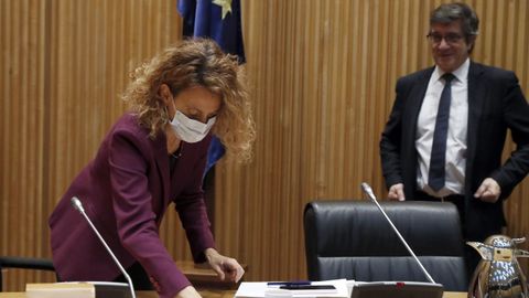Patxi López observa a Meritxell Batet el jueves en el Congreso