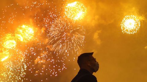 Mosc finaliz las celebraciones del 75 aniversario de la capitulacin nazi con un espectculo de fuegos artificiales