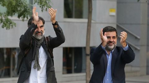 Jordi Cuixart y Jordi Sànchez, a su llegada al juicio del «procés»