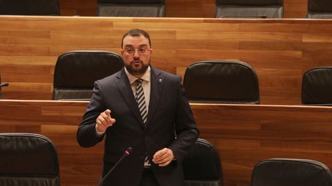 El presidente del Principado de Asturias, Adrián Barbón