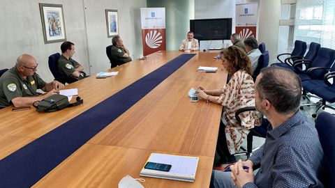 Reunión con los agentes medioambientales de la Xunta con el delegado