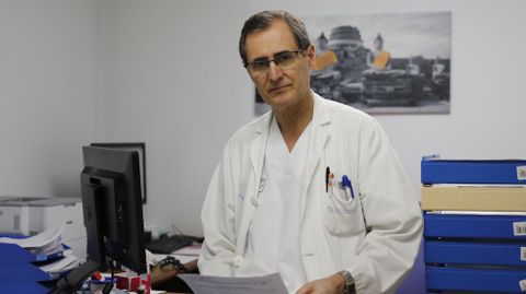 Abal é o xefe do servizo de Pneumoloxía do CHUO