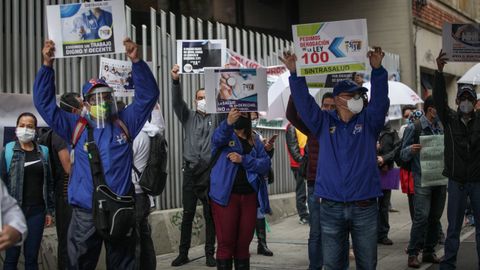 Trabajadores sanitarios de Bogot reclamaban esta semana ms medios