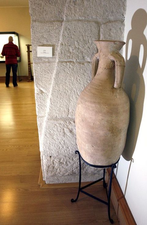 Ánfora de la época romana expuesta en el Museo Provincial de Lugo