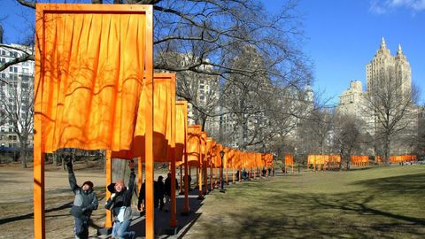 La obra The Gates, presentada en Central Park, en febrero del 2005