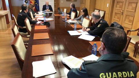 Javier Losada, en una de las primeras reuniones del centro de coordinación establecido en la Delegación del Gobierno en Galicia