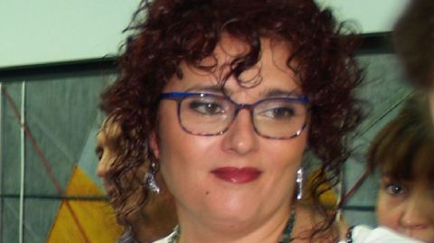 Beatriz Pérez, en una imagen tomada en la presentación de una exposición de sus obras en la galería Sargadelos de Monforte