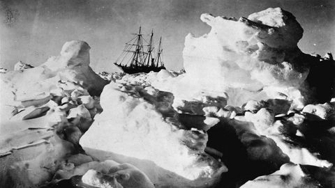 El Endurance de Shackleton atrapado en el hielo de la Antártida