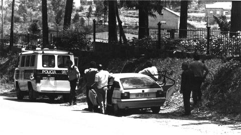 Control policial en la carretera durante la operación Nécora