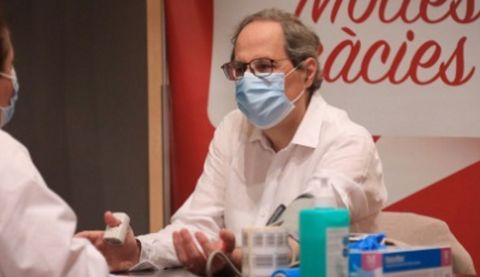 Quim Torra dona sangre por el Día Mundial del Donante