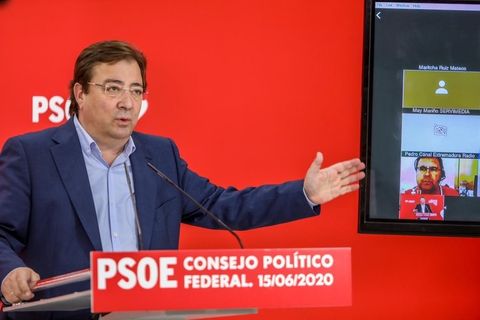El presidente extremeo Fernndez Vara, tras la reunin del consejo poltico y social del PSOE