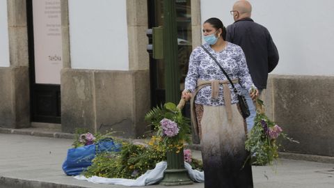 Venta del ramo de San Juan en las inmediaciones de la plaza de Lugo de A Coruña