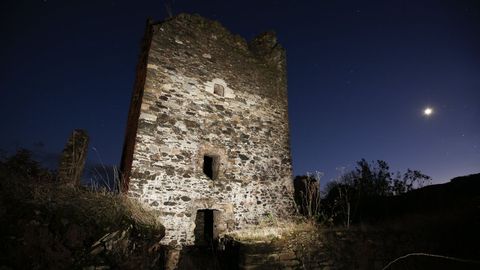 Torre de Torés, en As Nogais, en grave riesgo de caída