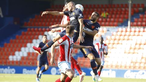Duelo directo del pasado martes entre el Lugo y el Málaga, donde los lucenses perdieron la oportunidad de ganar el golaveraje