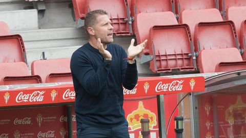 Partido en el Molinón entre el Sporting y el Lugo