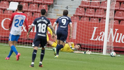 Partido en El Molinón entre el Sporting y el Lugo
