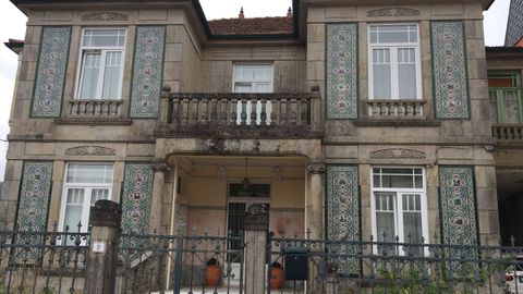 Los azulejos del Quijote en una casa de Ponte Caldelas