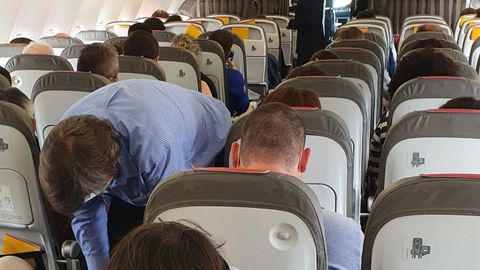Pasajeros en el vuelo de A Coruña a Madrid en el que iba Deborah García