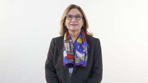 María Encarnación Amigo, número 8 del PP por Lugo. Licenciada en Medicina y Cirugía. Trabaja como reumatóloga desde 1991. Fue concejal en Lugo hasta el 2019. Fue portavoz del Patrimonio Cultural del GPP.