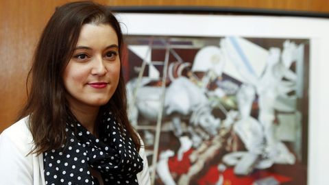 Eva Solla Fernández, número 1 de Galicia en Común por Pontevedra. Enfermera. Parlamentaria por AGE en la legislatura anterior. Enfermera en las listas de contratación del SERGAS Desde 2014 es la secretaria general del Partido Comunista de Galicia.
