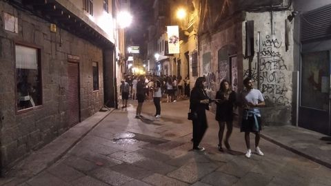 El viernes, en la calle Lepanto, a las dos, las terrazas están retiradas conforme a la decisión municipal
