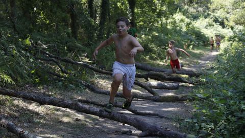 Jornada de diversión y deporte en el campamento Sporty, en Allariz