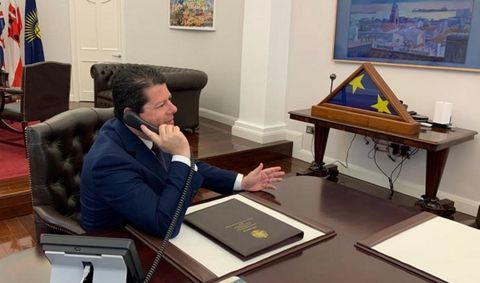 El ministro principal de Gibraltar, Fabián Picardo, en su despacho