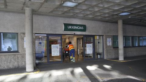 Paciente accediendo al servicio de urgencias del Hospital Clínico de Santiago