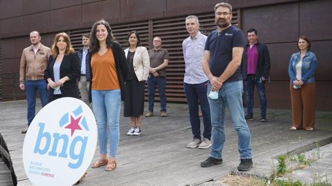 Noa Presas, cabeza de lista del Bloque en Ourense, y a su izquierda, la alcaldesa de Allariz, Cristina Cid