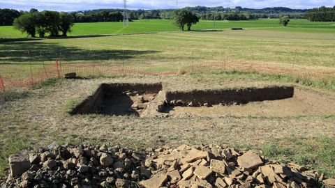 Excavacióna arqueológica en una villa romana en Coea, Castro de Rei