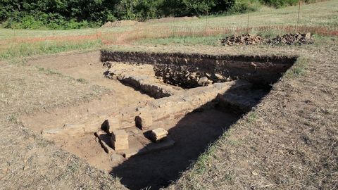 Excavacióna arqueológica en una villa romana en Coea, Castro de Rei