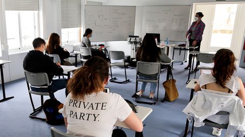 Alumnos de segundo de bachillerato preparan el examen de selectividad