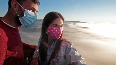 Una pareja que realizó el viaje este fin de semana, en pleno vuelo