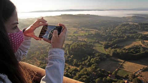 Los viajeros forografian los paisajes que más le llaman la atención
